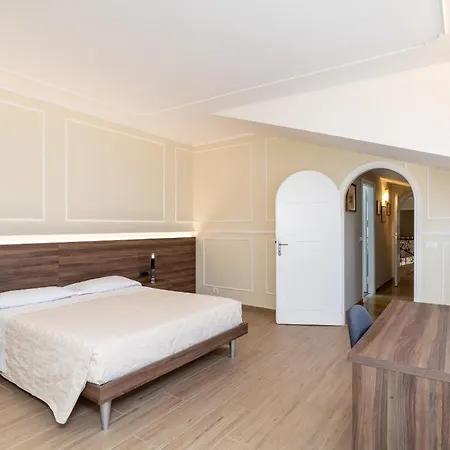 Scaligero Konukevi 4*