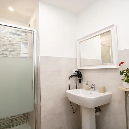 Scaligero بيت ضيافة 4*