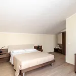 Scaligero بيت ضيافة 4*